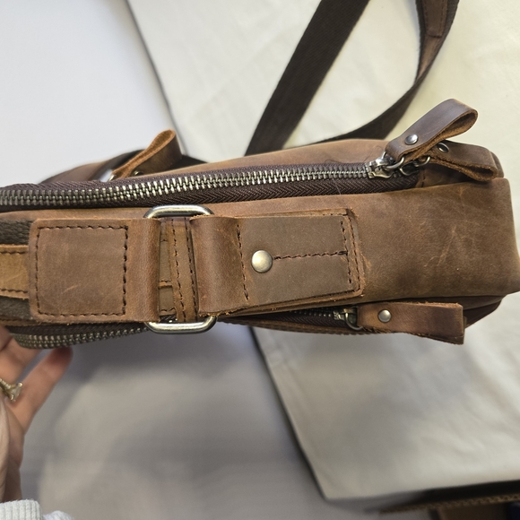 The Real Leather Company Men's Crossbody Bag - Picture 10 of 14
